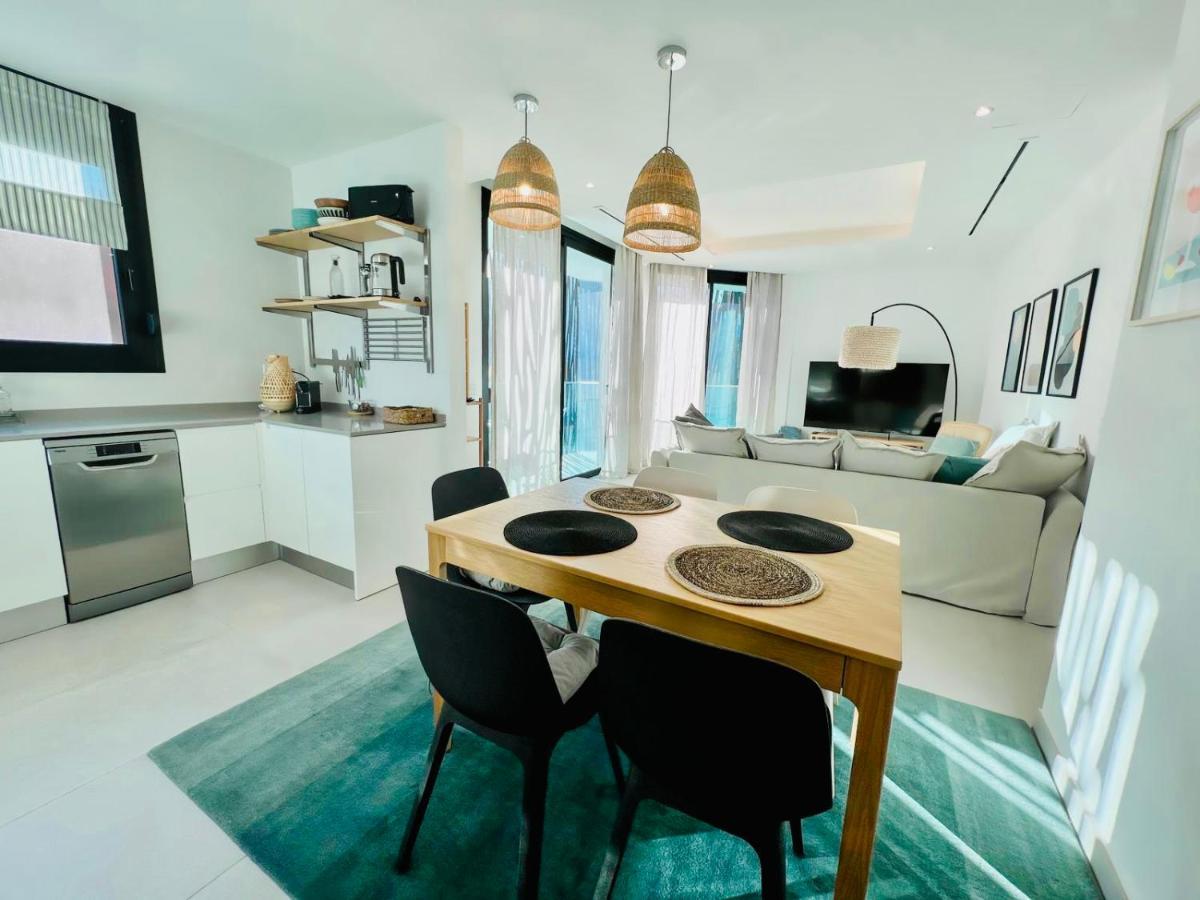 A Brand New 60m From The Ocean :) Appartement *